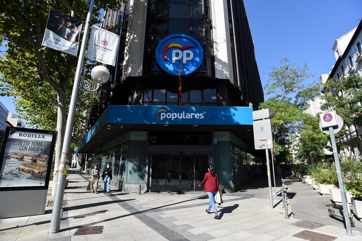 Fachada de la sede del PP, en el número 13 de la calle Génova. Fuente: Europa Press.