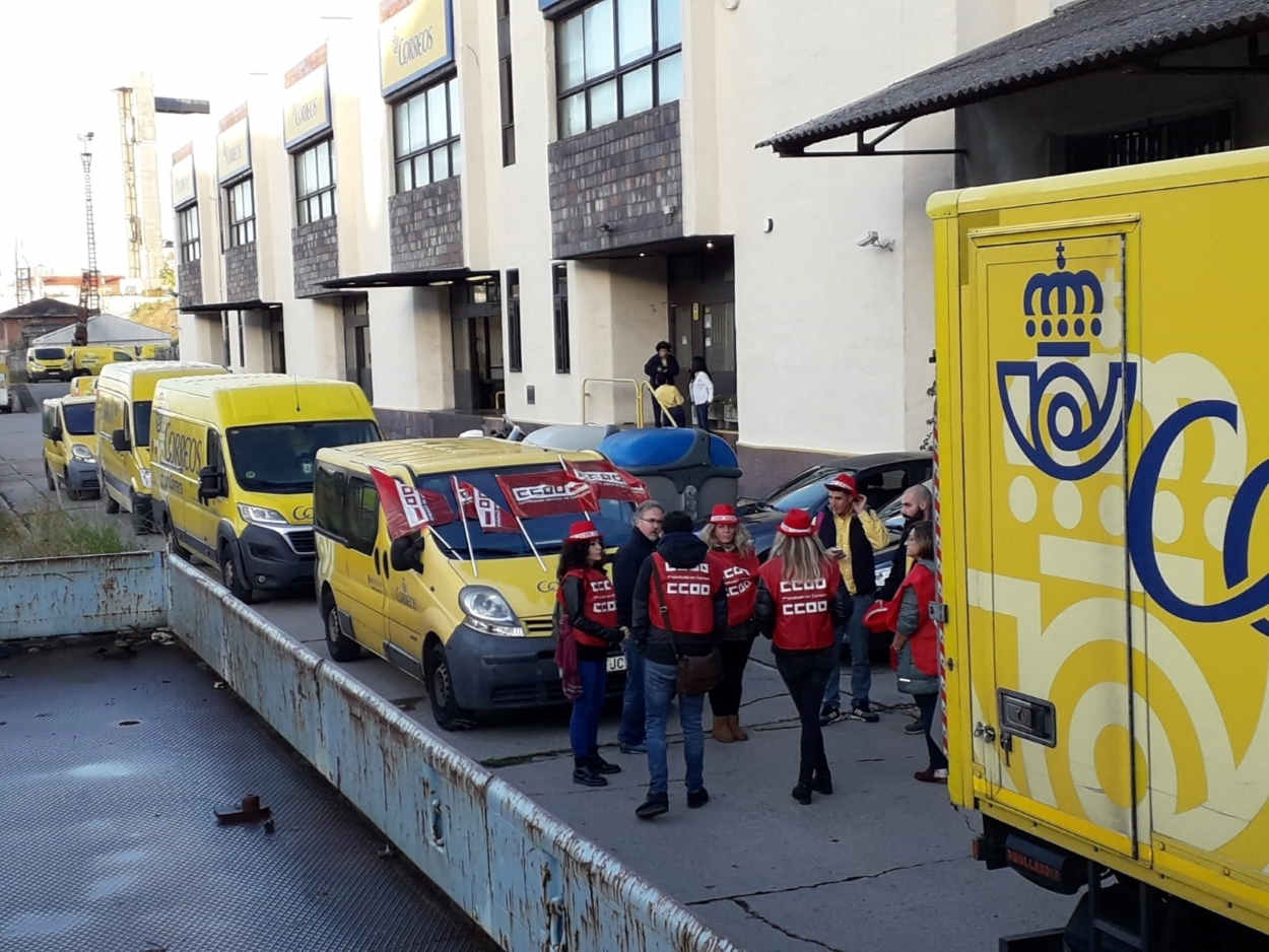 Trabajadores de Correos en una movilización anterior. Europa Press