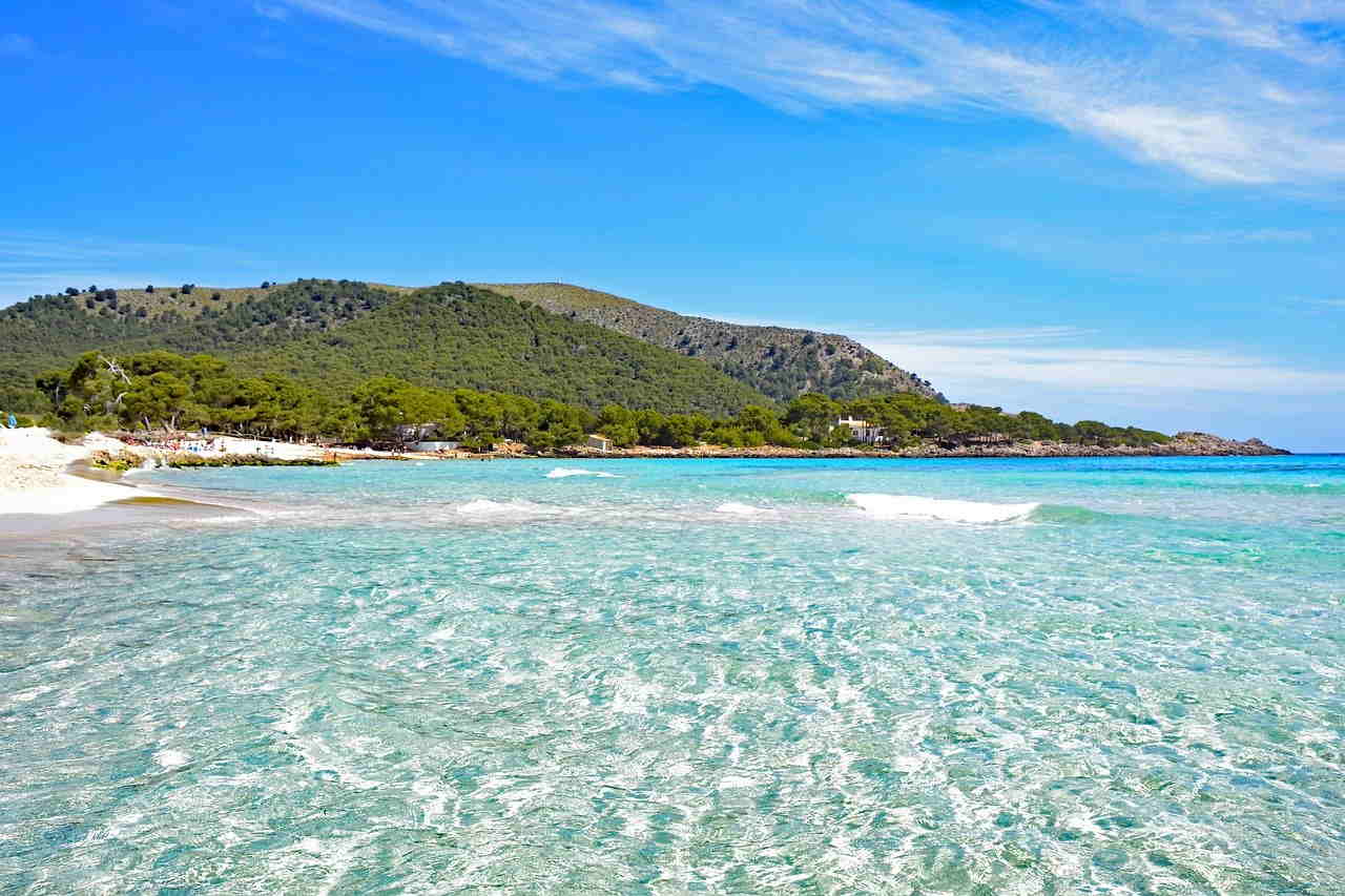 La isla española que está en el 'top 10' de destinos veraniegos (la conoces). EP