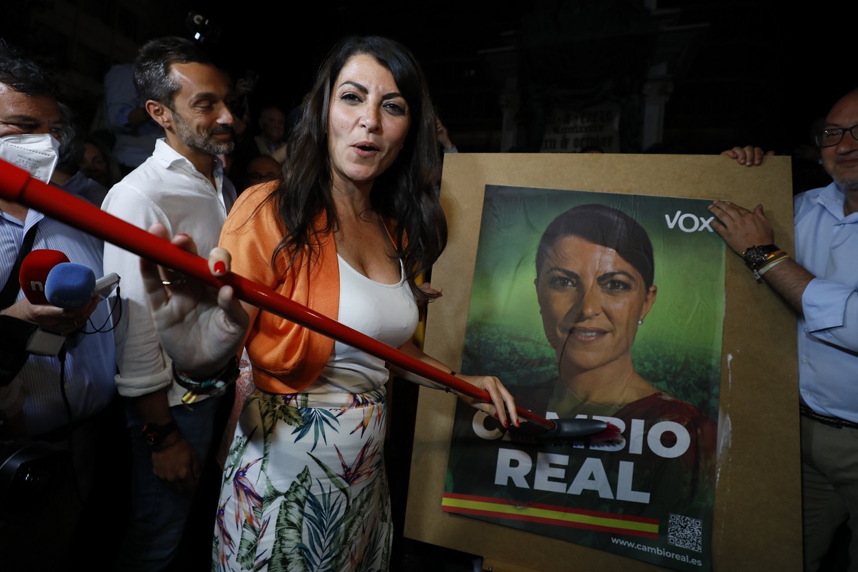 Macarena Olona durante el acto de comienzo de la campaña de las elecciones andaluzas. Fuente: Europa Press.
