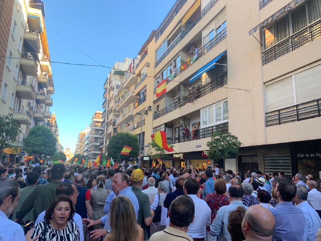 Vox congrega a cientos de personas en Sevilla