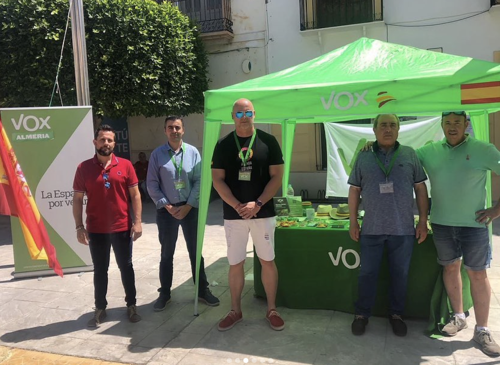 Militantes de Vox Almería en Cantoria. @voxalmeria 