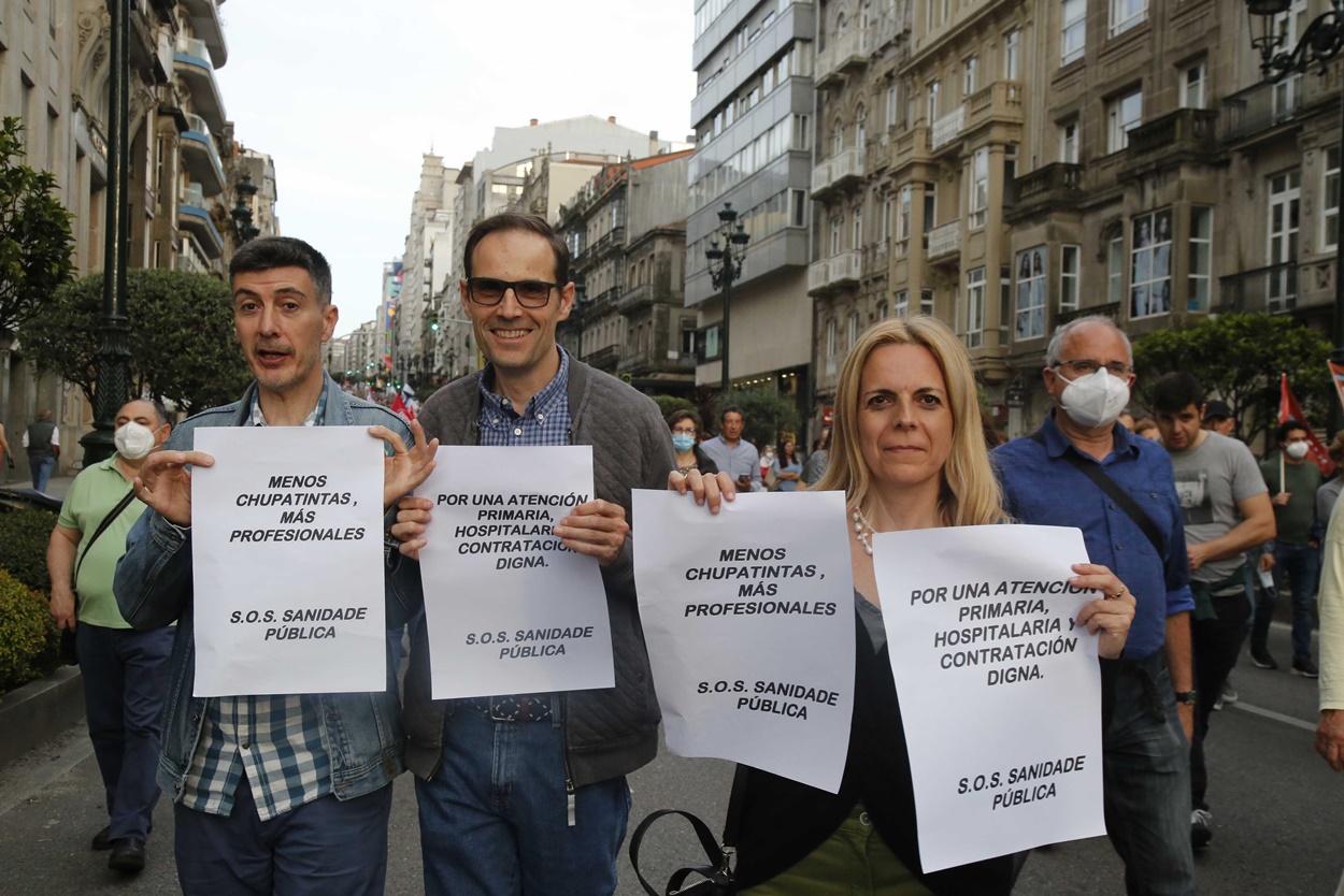 Imagen de la marcha en defensa de la sanidad pública celebrada en Vigo hace menos de un mes en la que participaron miles de personas (Foto: Europa Press).