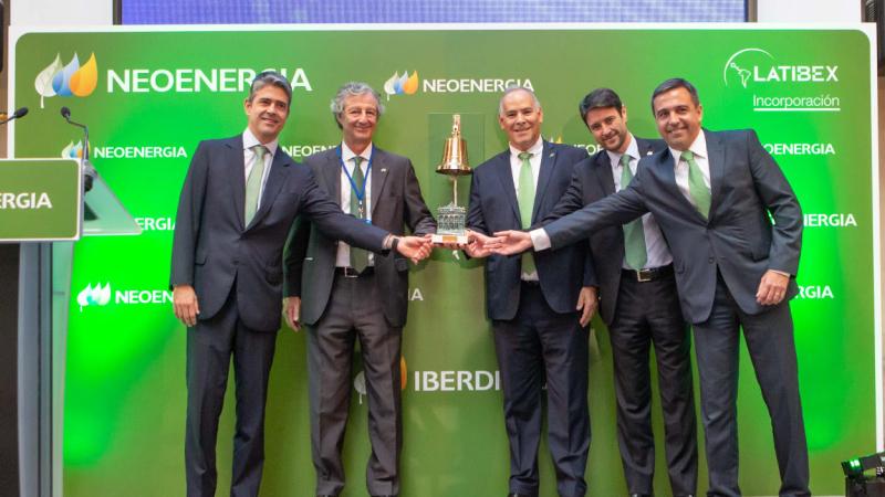 Mario Ruiz Tagle, CEO de Neoenergia, y Eduardo Capelastegui, director ejecutivo de control y planificación patrimonial de Neoenergia, durante la salida a bolsa