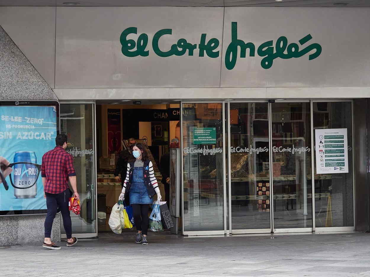 Entrada a un centro de El Corte Inglés. Europa Press