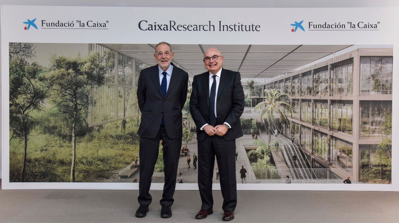 Javier Solana, presidente del Comité Científico de la Fundación “la Caixa”, y Josep Tabernero, director del proyecto científico del CaixaReserch Institute.