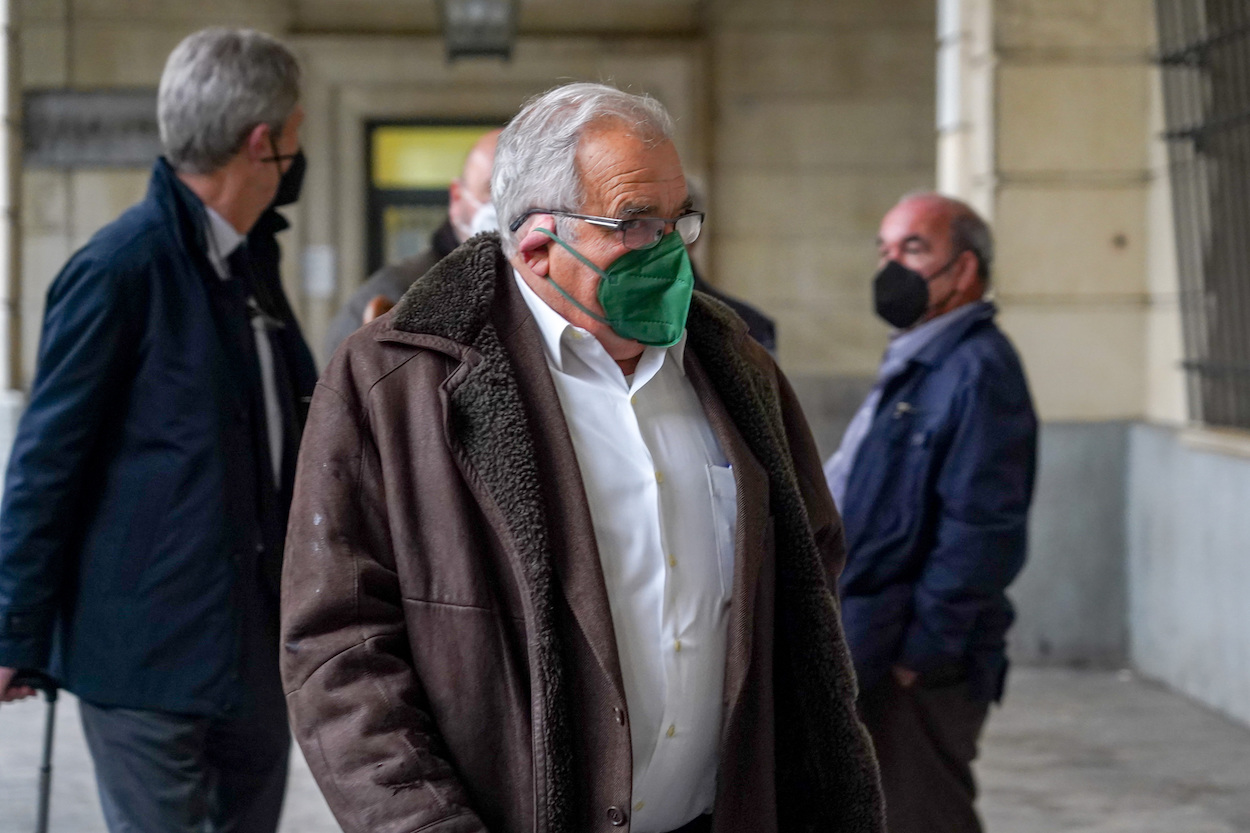 Llegada a la Audiencia de Ángel Rodríguez de la Borbolla. EDUARDO BRIONES/EP
