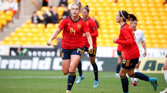 España hace historia: la selección masculina y la femenina de fútbol ...