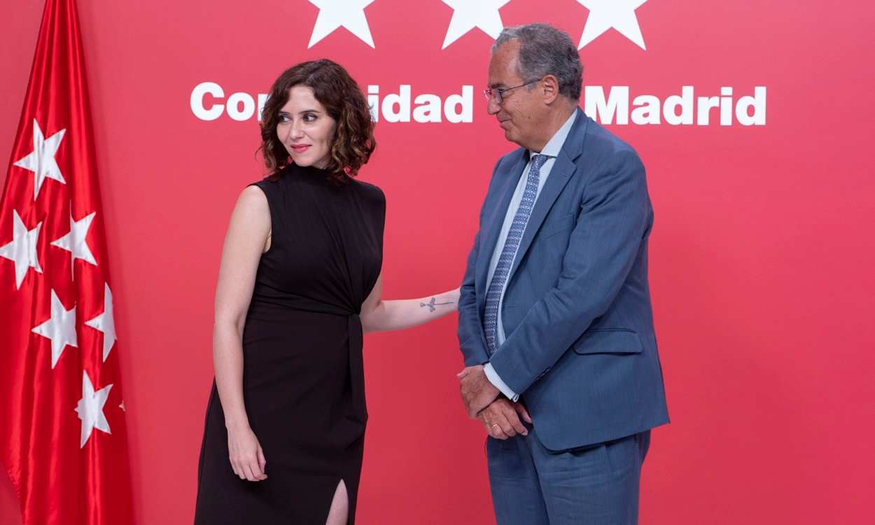 Isabel Díaz Ayuso, presidenta de la Comunidad de Madrid, y el vicepresidente Enrique Ossorio.