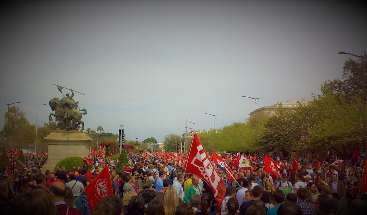 Manifestación de la izquierda en el centro de Sevilla.