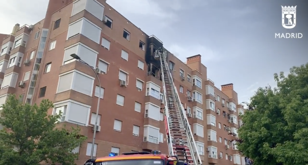 Mueren calcinados dos personas en el incendio de su casa en Villaverde - EMERGENCIAS MADRID