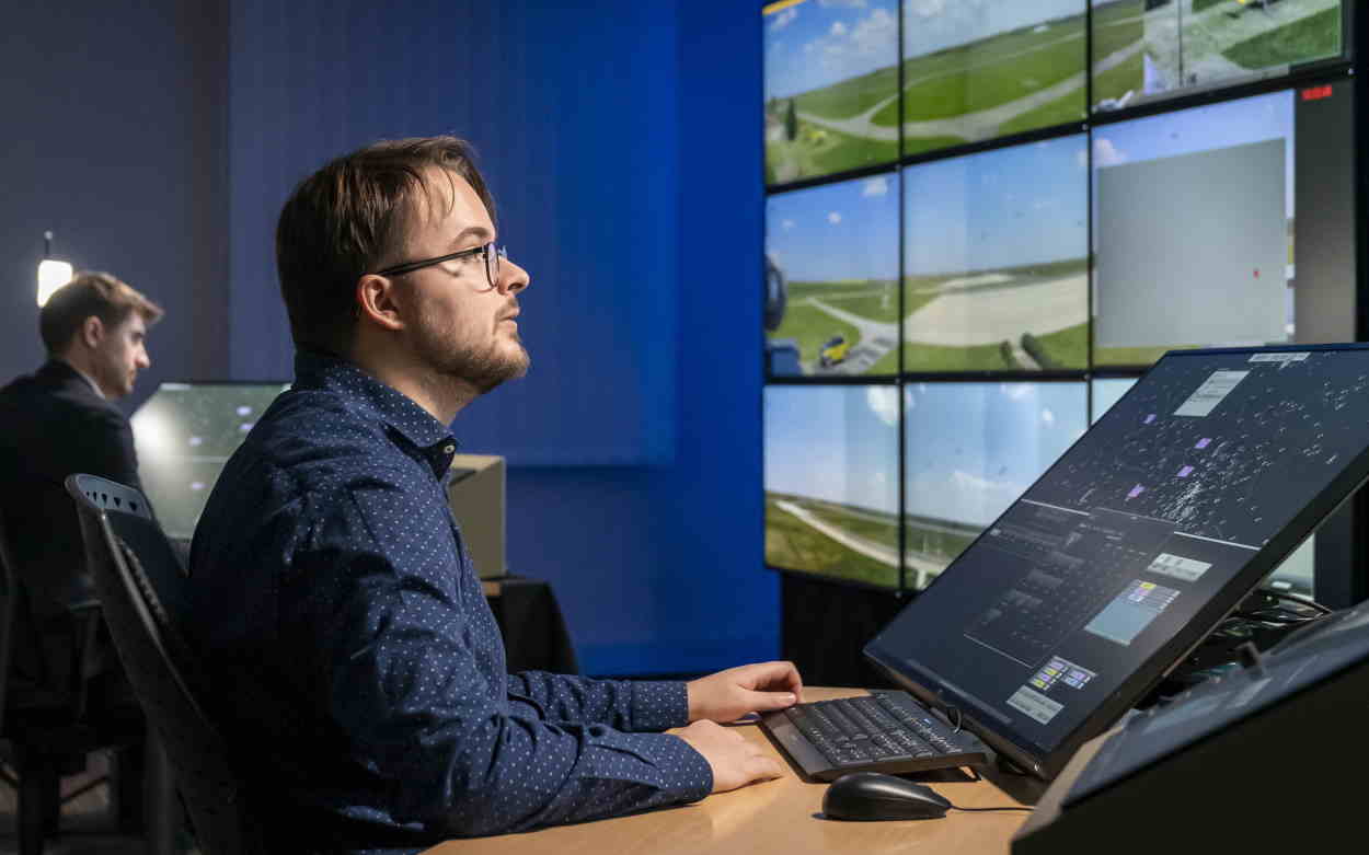 Controlador aéreo con gestión remota de Indra