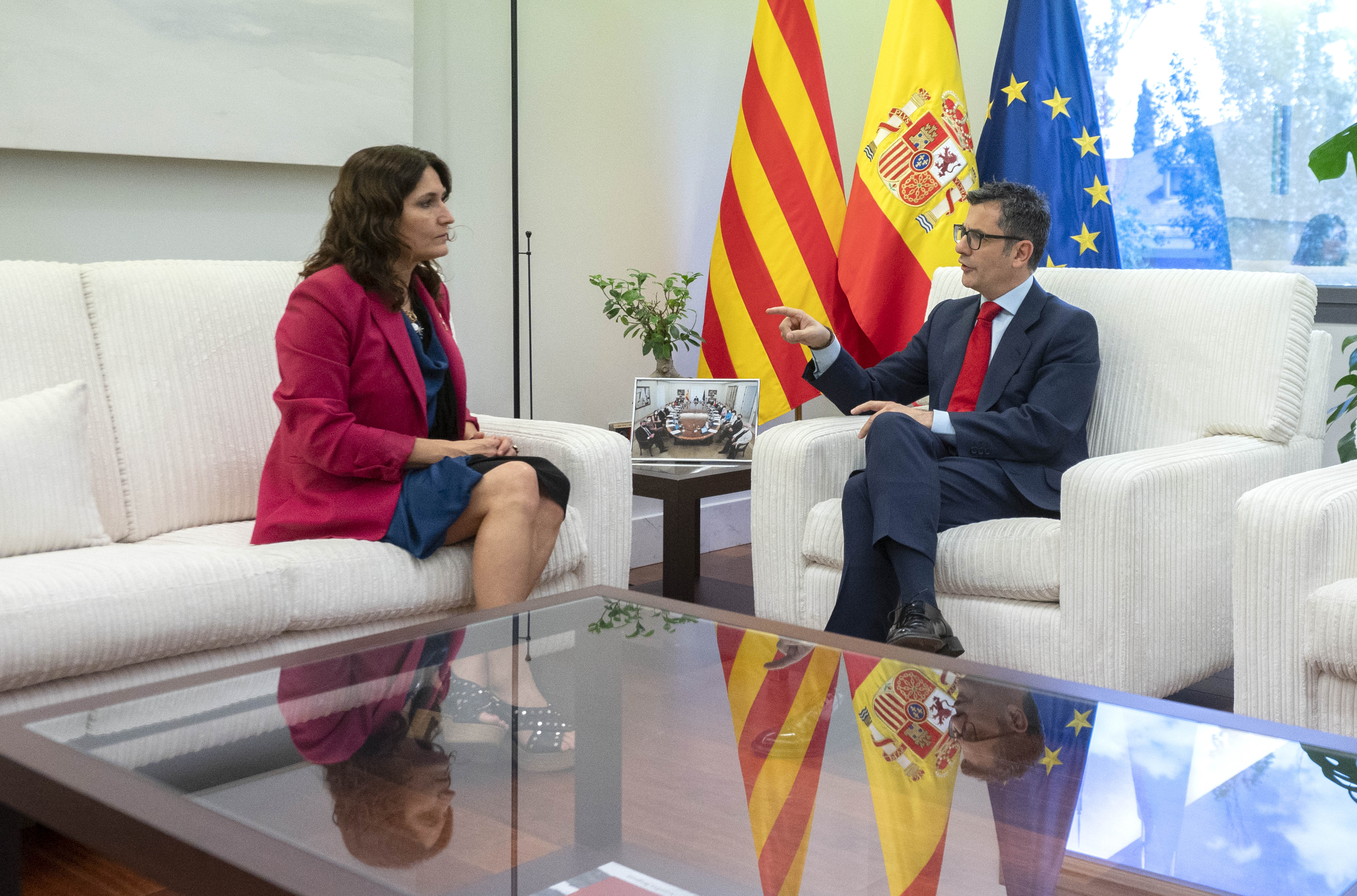 Laura Vilagrà y Félix Bolaños, reunidos en el Ministerio de Presidencia. EP