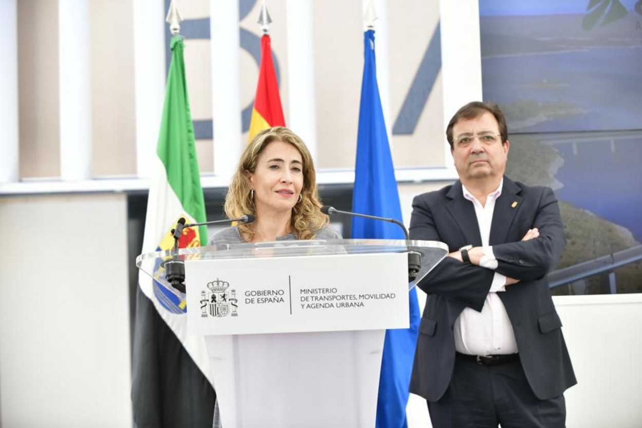 Raquel Sánchez Jiménez, Ministra de transportes movilidad y agenda urbana Y Guillermo Fernández Vara, Presidente de la Junta de Extremadura, en la presentación de la Línea de Altas Prestaciones entre Madrid y Extremadura