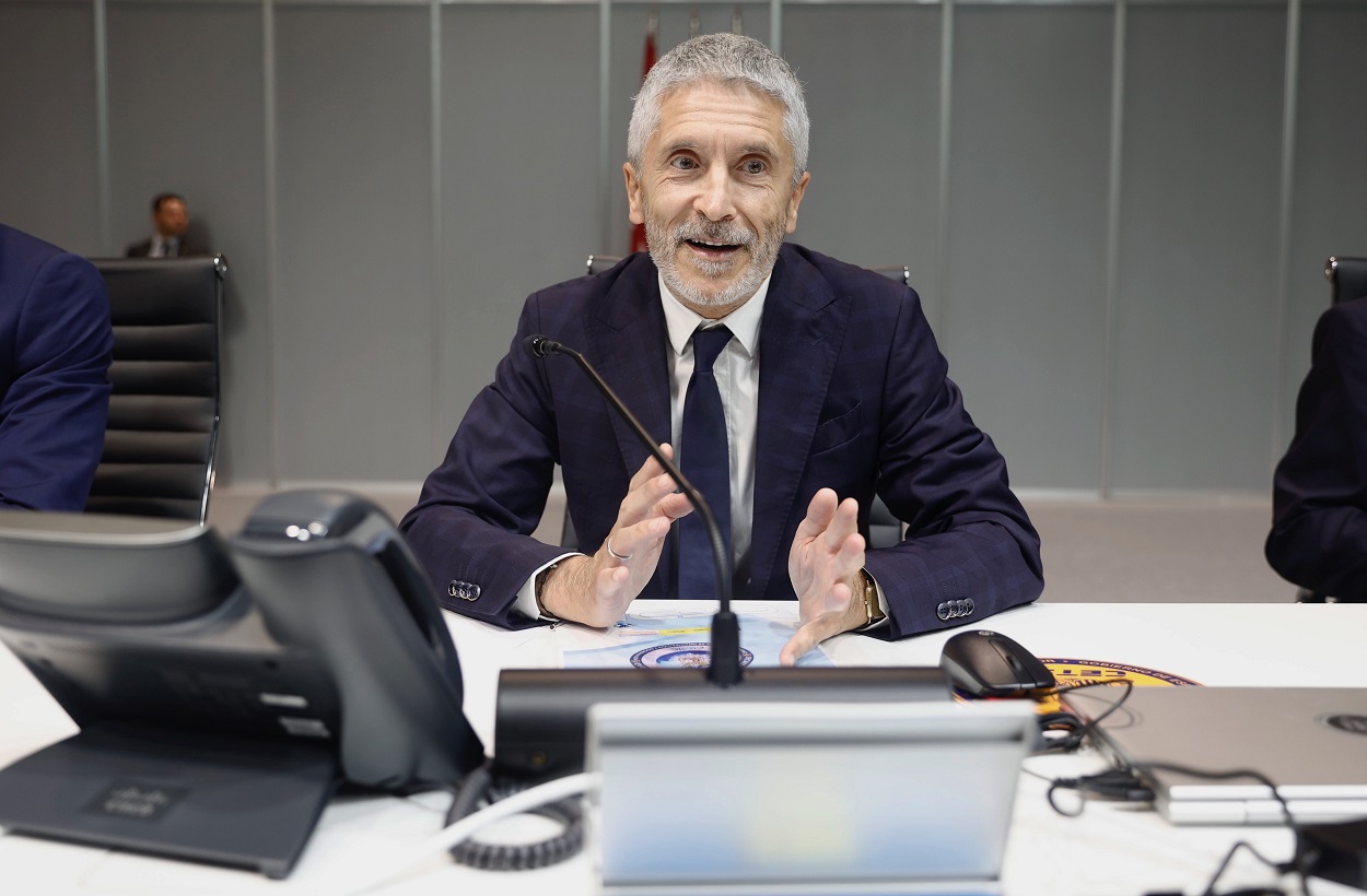 El ministro del Interior, Fernando Grande-Marlaska, interviene durante su visita a las instalaciones del Centro de Coordinación (CECOR). EP.