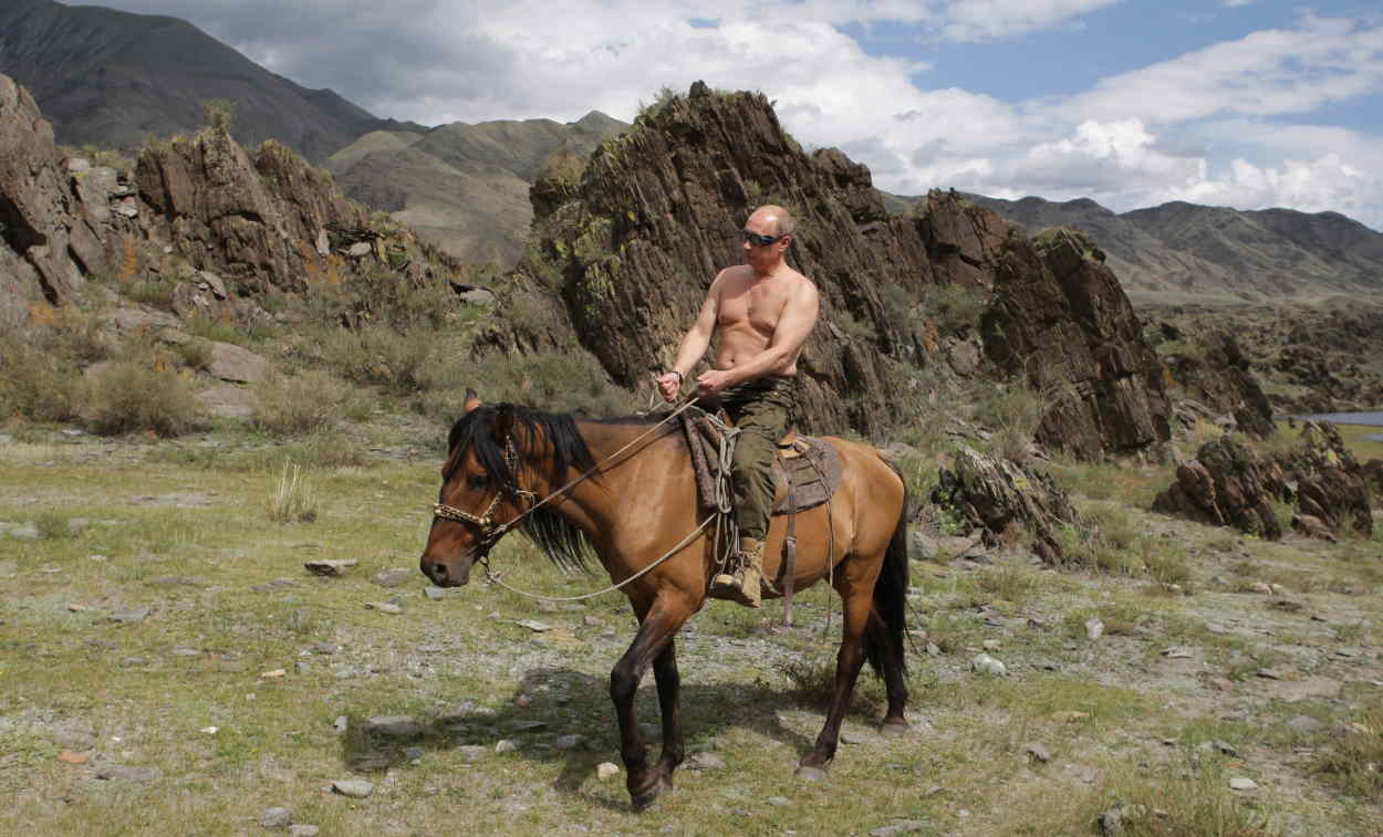 El presidente de Rusia, Vladimir Putin, monta a caballo durante sus vacaciones. EP
