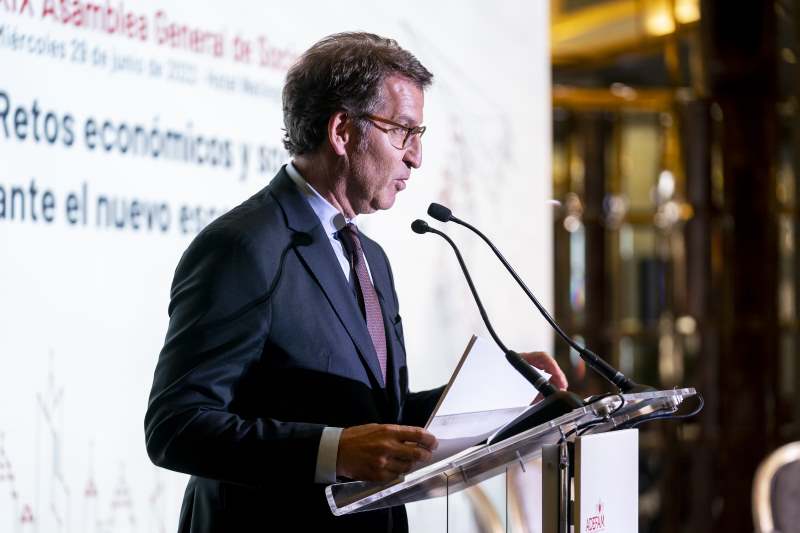El líder del Partido Popular, Alberto Núñez Feijóo, interviene en la clausura de la XIX Asamblea General de Socios de la Asociación de la Empresa Familiar de Madrid (ADEFAM) El líder del Partido Popular, Alberto Núñez Feijóo, interviene en la clausura de la XIX Asamblea General de Socios de la Asociación de la Empresa Familiar de Madrid (ADEFAM)