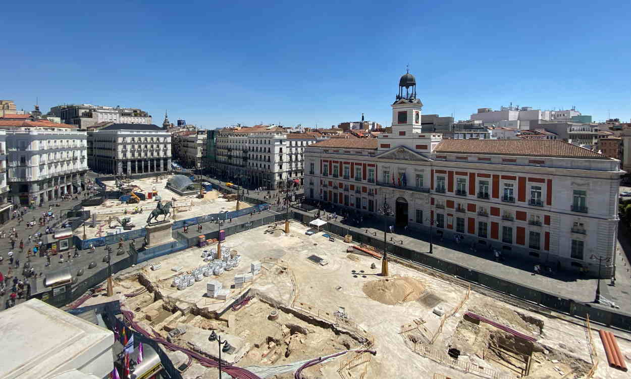 Panorámica de las obras en la Puerta del Sol de Madrid. EP