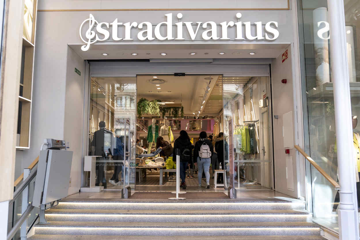 y Stradivarius definitivamente de China