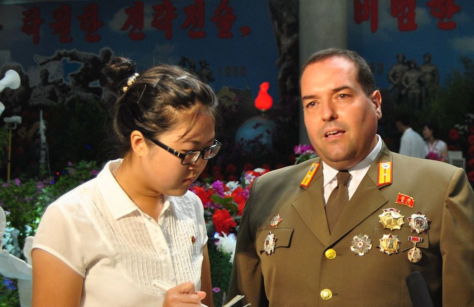 El 'delegado especial' de Corea del Norte, Alejandro Cao de Benós.