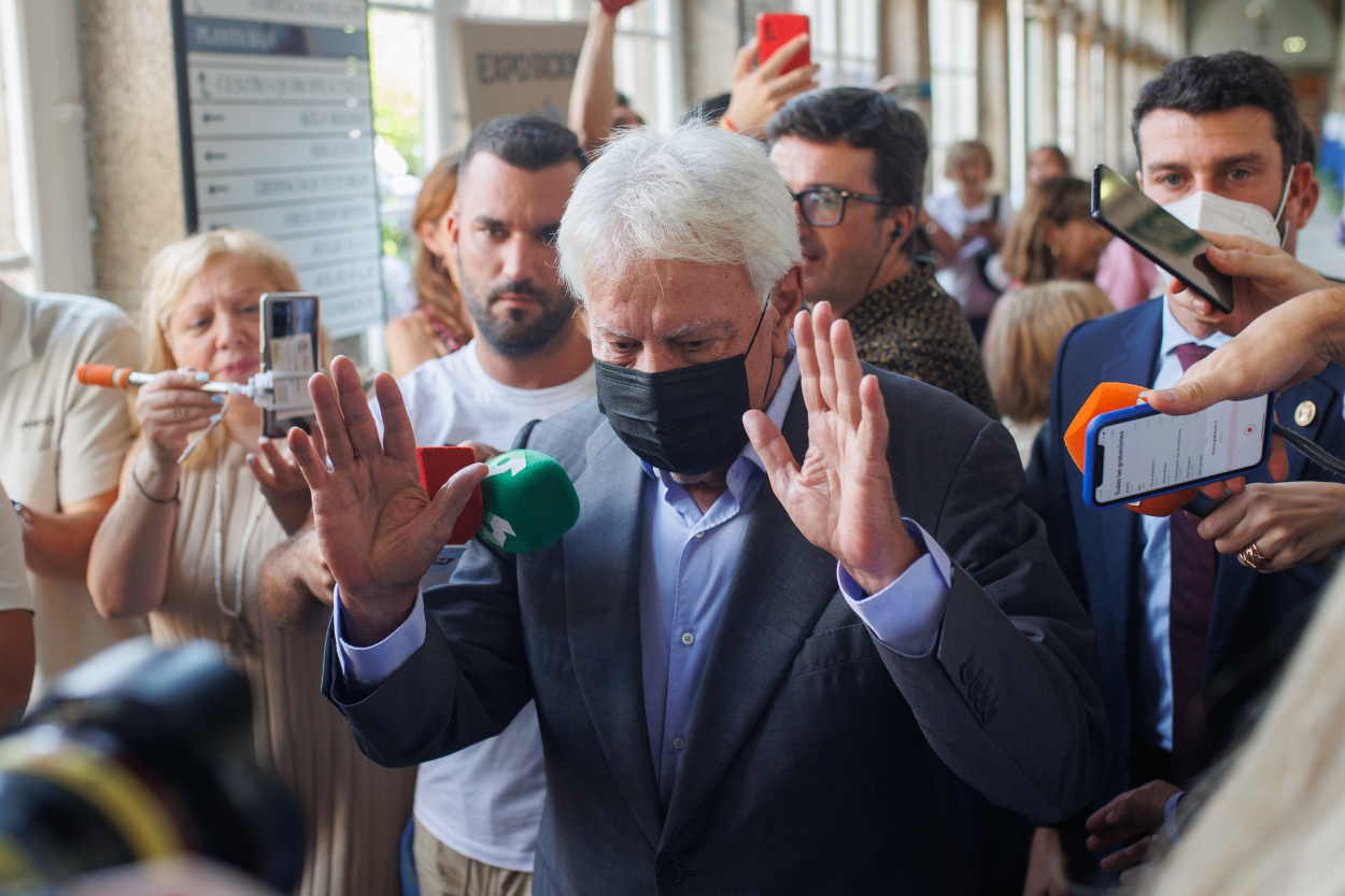 El expresidente del Gobierno, Felipe González, a su llegada a la conferencia de los cursos de verano de la Complutense. EP