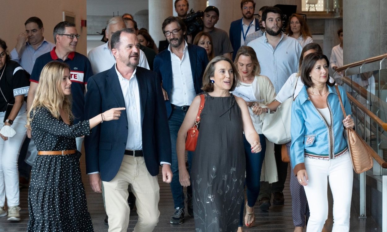 La diputada en el Congreso por Vizcaya del PP, Bea Fanjul; el presidente del PP del País Vasco, Carlos Iturgaiz; y la secretaria general del PP, Cuca Gamarra