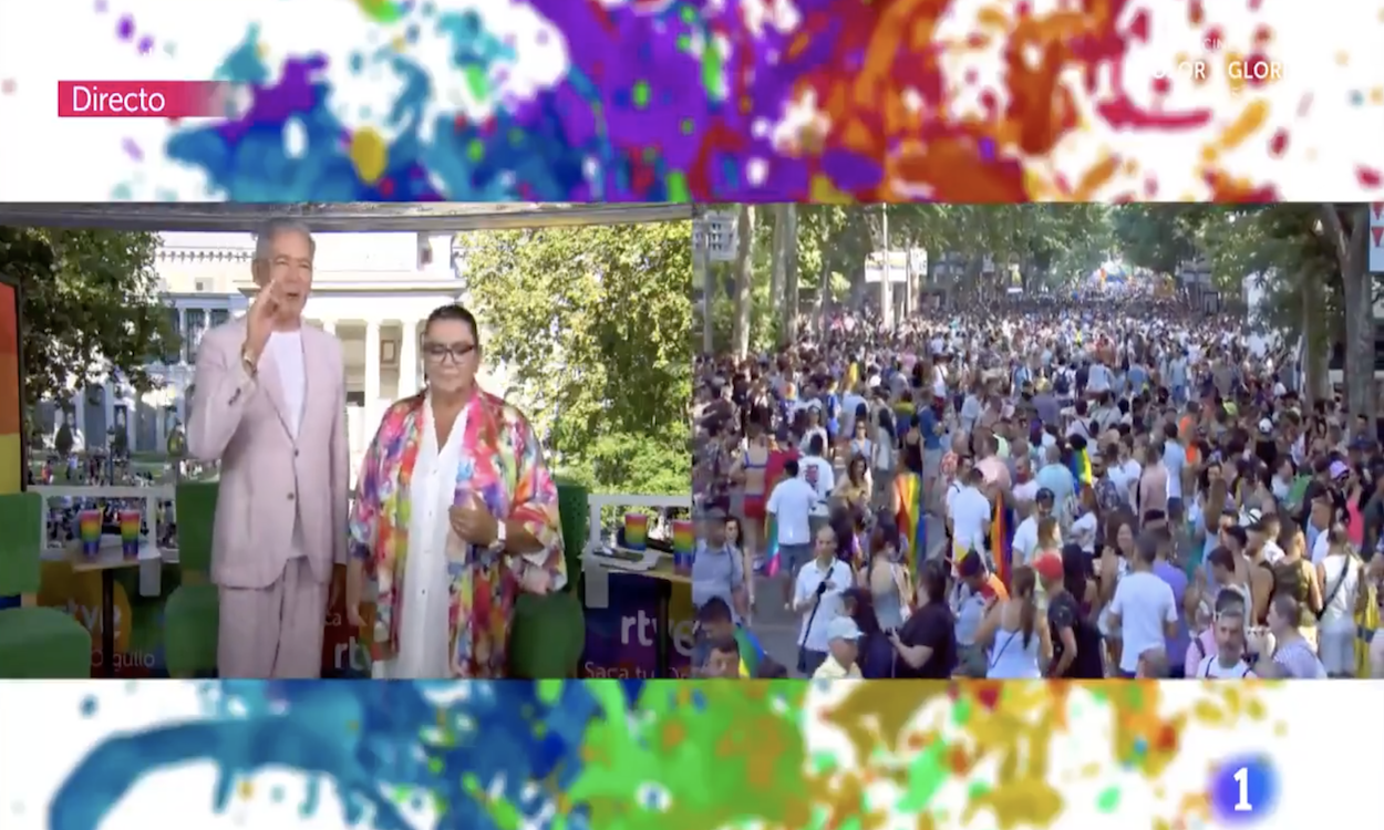 Boris Izaguirre y María del Monte durante la retransmisión del Orgullo en TVE, captura de imagen. @rtve