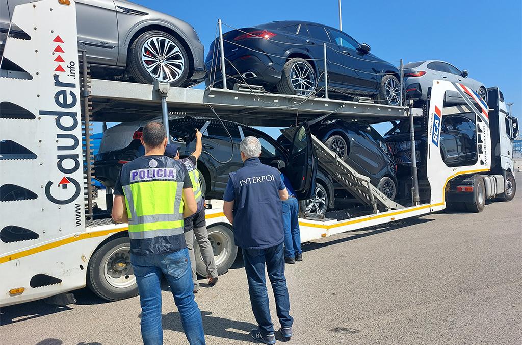 Imagen de algunos de los vehículos recuperados.