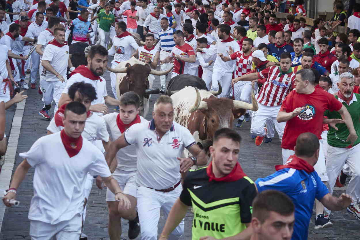 Los toros de Jandilla protagonizan un sexto encierro rápido y con un herido por asta. EP.