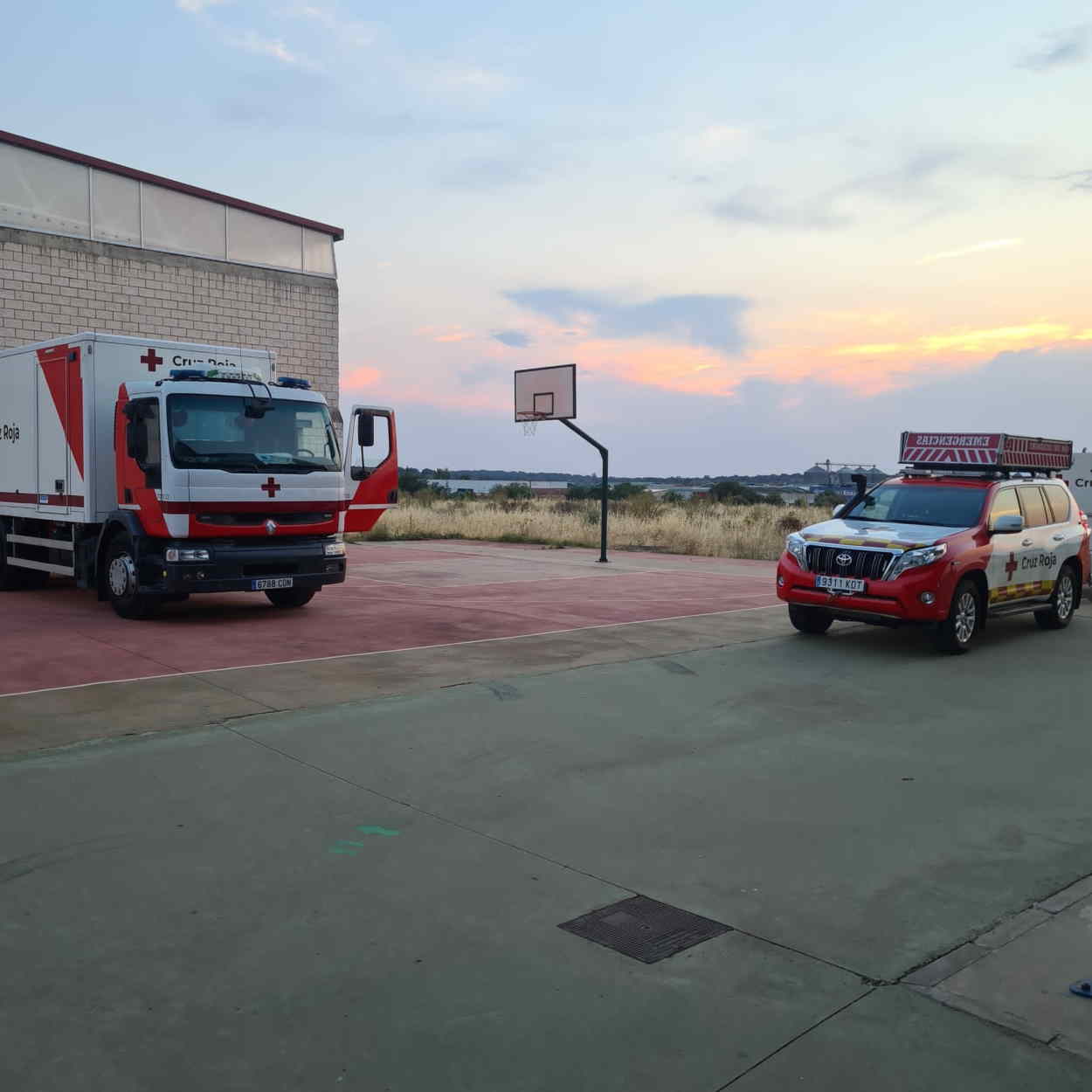 El incendio en Las Hurdes cuenta con el apoyo de la Cruz Roja para apoyar las labores de extinción- E.P