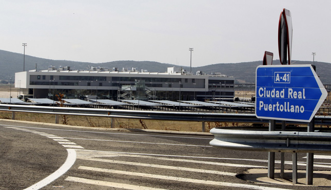 Aterriza como puedas: un juez añade nuevas sospechas al culebrón del aeropuerto de Ciudad Real
