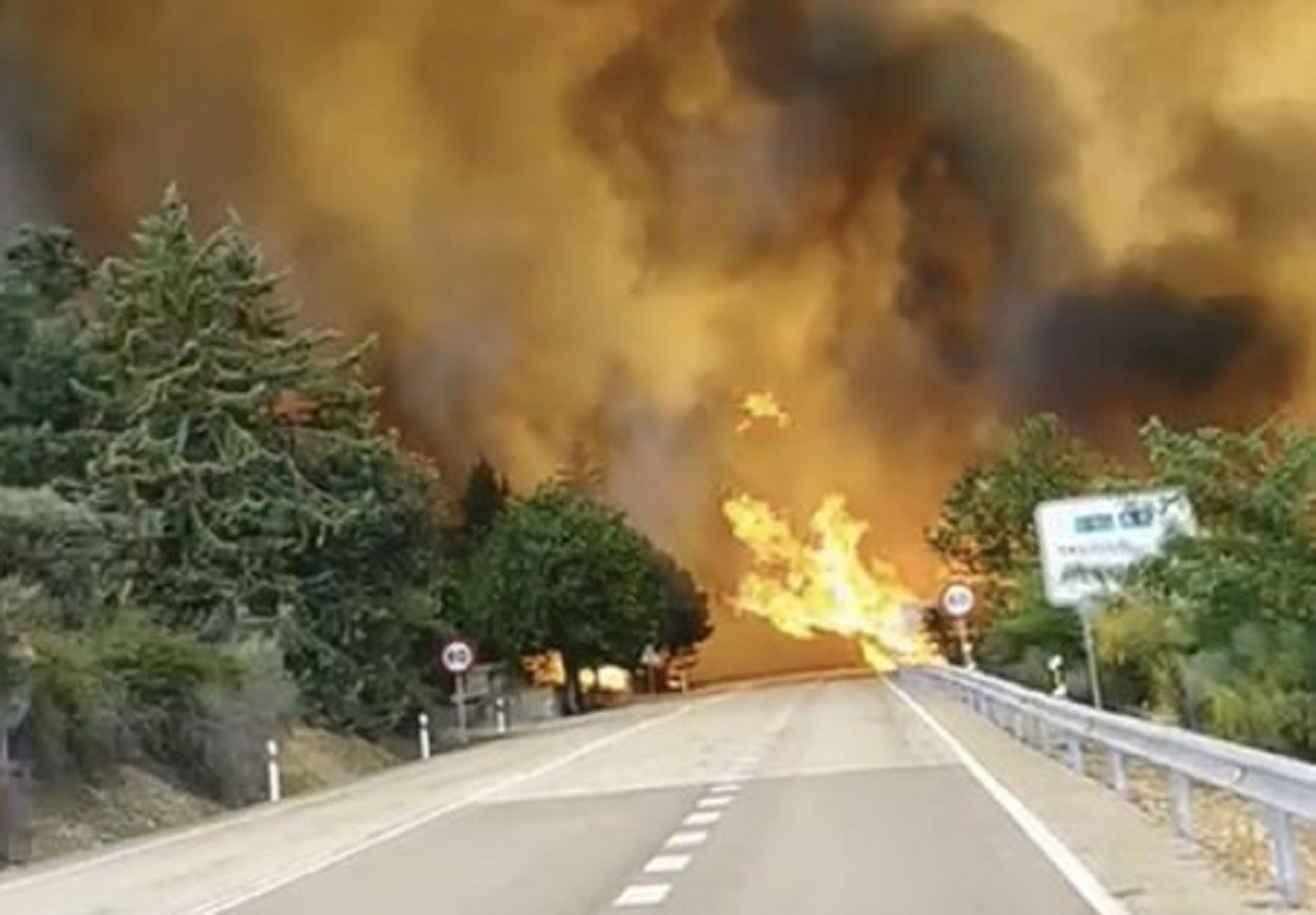 Incendio declarado en Casas de Miravete.