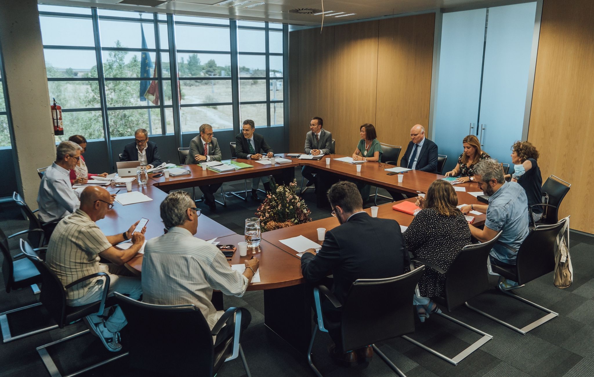 Reunión entre sindicatos, patronal y Junta de Castilla y León. EP.