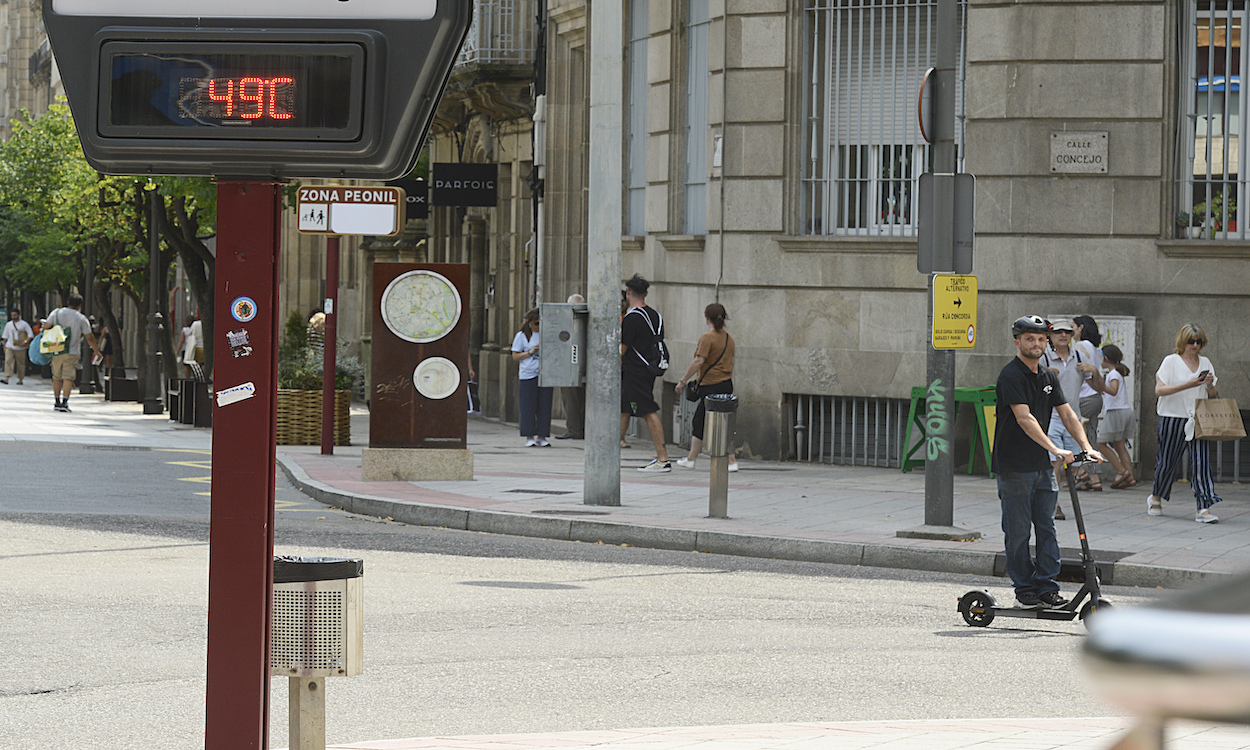 Un termómetro marca 49ºC en Ourense, el 14 de julio de 2022. EP