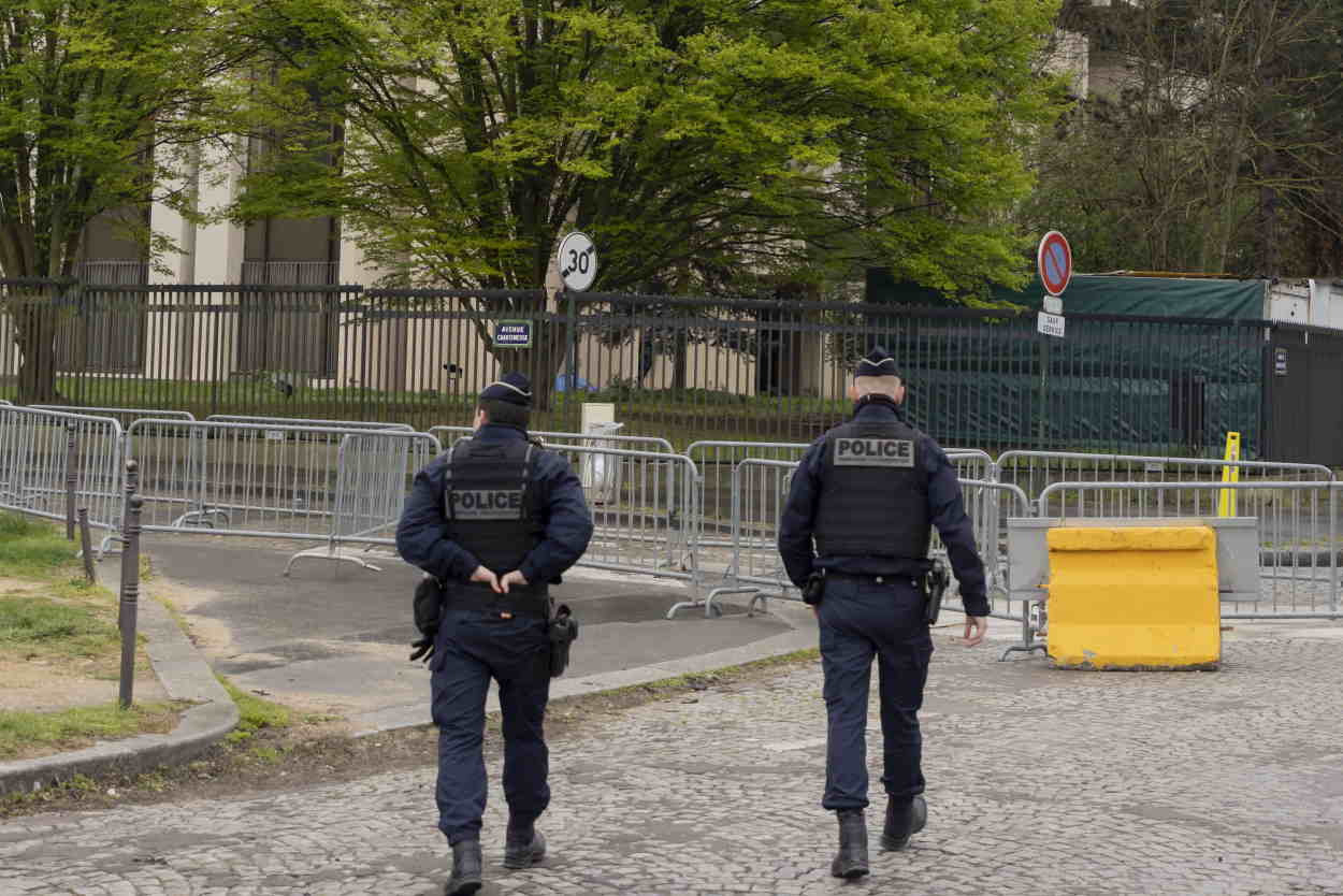 Dos agentes de la policía de Francia en una imagen de archivo. EP