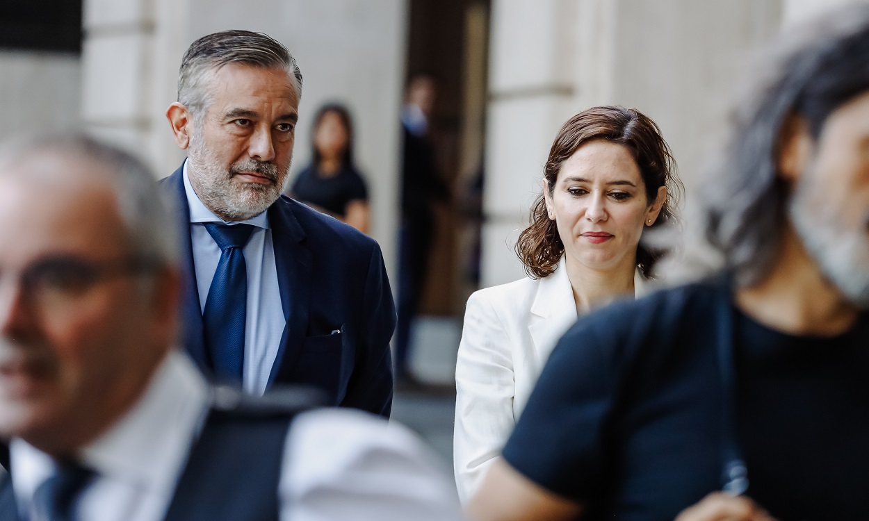 Enrique López, consejero de Justicia, e Isabel Díaz Ayuso, presidenta de la Comunidad de Madrid. EP