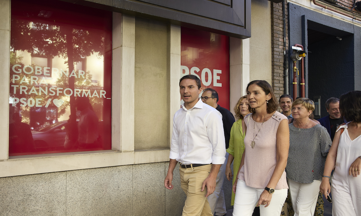 Juan Lobato llegando al Comité Federal del PSOE en la sede del partido. EP