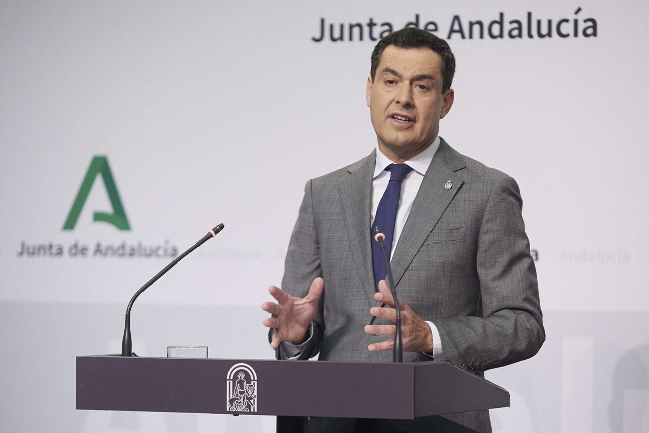 El presidente de la Junta de Andalucía, Juanma Moreno, ofrece una rueda de prensa para anunciar la conformación del nuevo gobierno en el Palacio de San Telmo