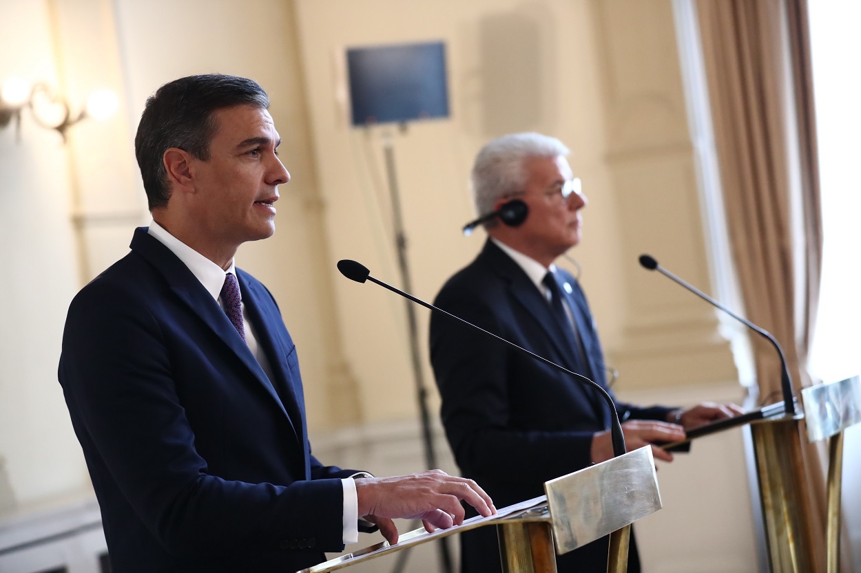 El presidente del Gobierno, Pedro Sánchez, interviniendo ante los medios en su viaje a Bosnia y Herzegovina. EP