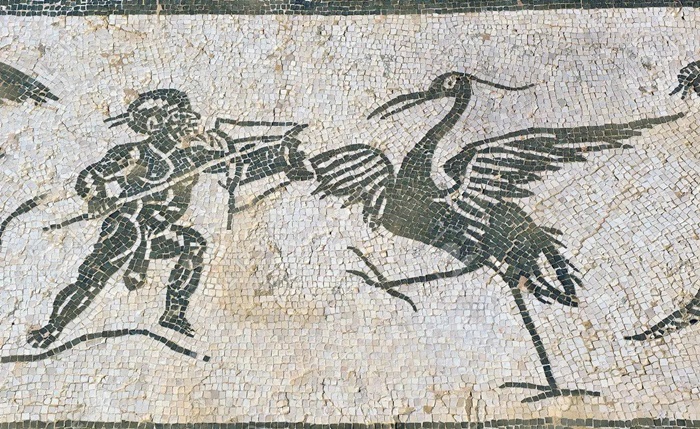 Pigmeos representados en uno de los mosaicos de Itálica