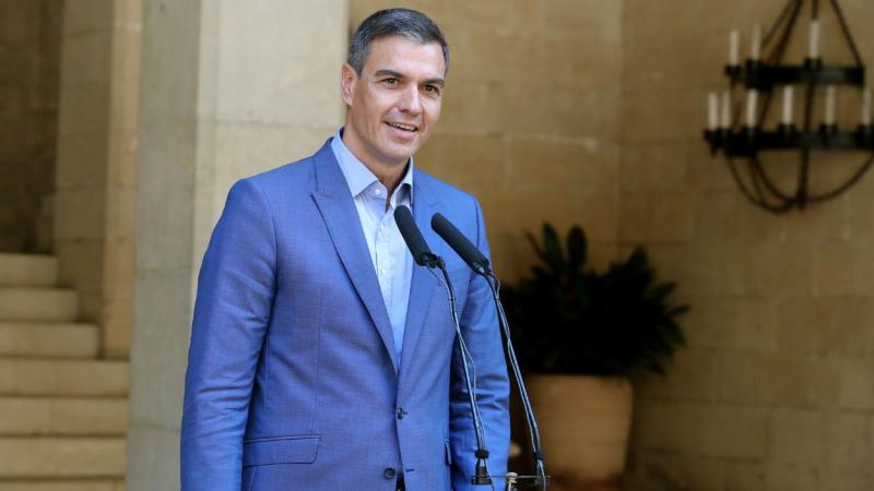 El presidente del Gobierno, Pedro Sánchez, en el Palacio de la Almudaina de Palma de Mallorca. EP.