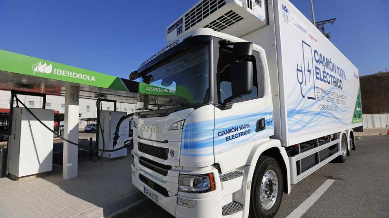 Primeras pruebas de carga de vehículos de transporte de mercancías 100% eléctrico por parte de Iberdrola y Disfrimur