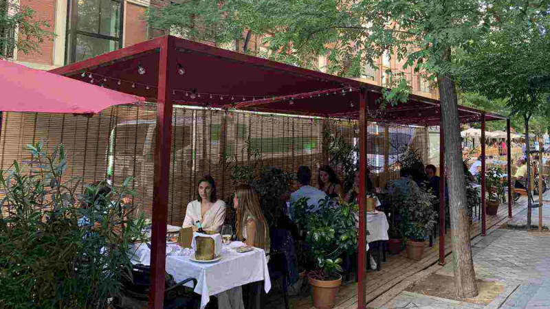 Una terraza Covid en la calle Ponzano. Twitter