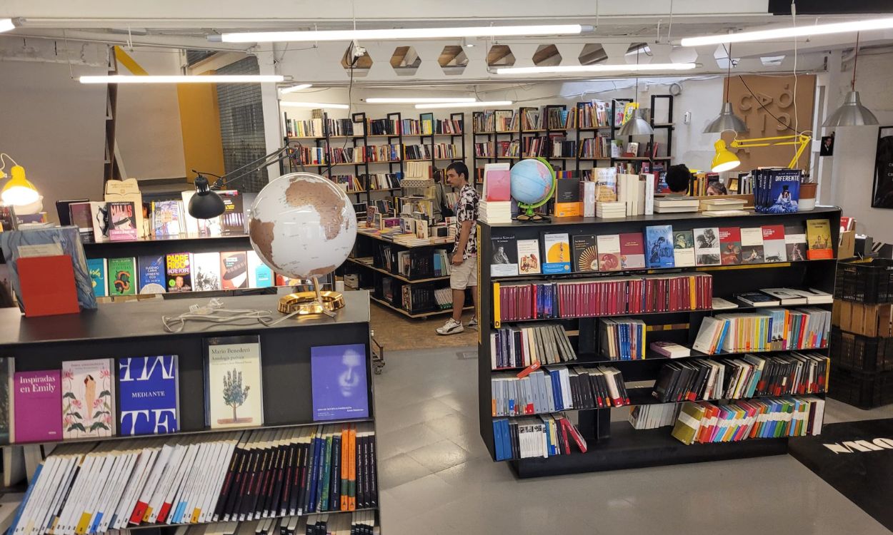 Interior de la librería Caótica. Imagen cedida por la librería.