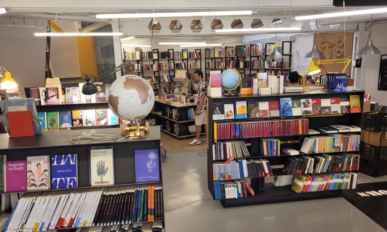 Interior de la librería Caótica. Imagen cedida por la librería.