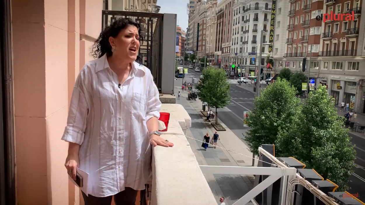 Amaya de Móstoles, la mujer más viral del verano por cantar contra el ruido: "Garitos de mala muerte"