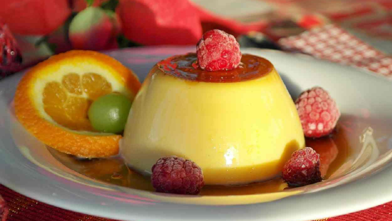 Flan fit al micro alto en proteínas, sin azúcar y solo tres ingredientes. Pexels