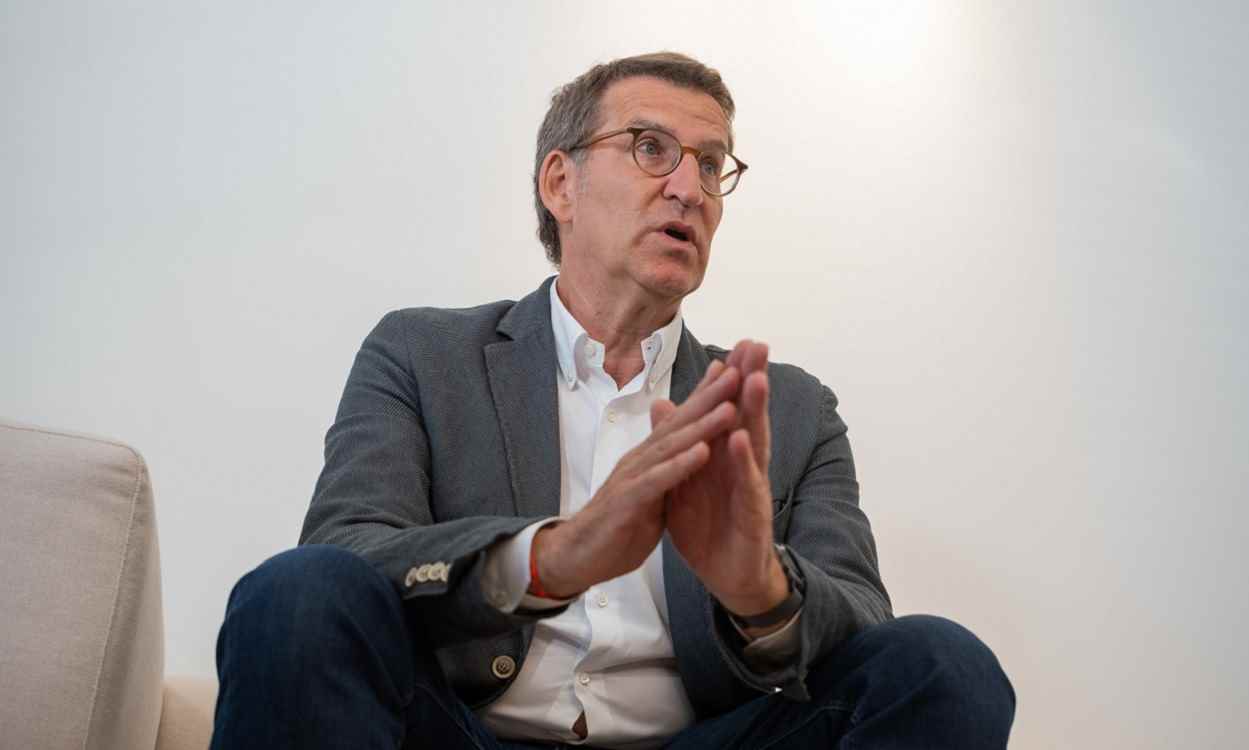 Alberto Núñez Feijóo, presidente del PP, en una entrevista en la sede del PP gallego. EP
