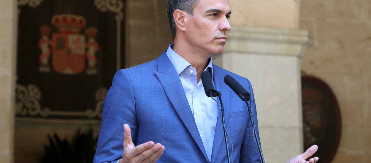 El presidente del Gobierno, Pedro Sánchez, comparece después de su reunión con el rey Felipe VI