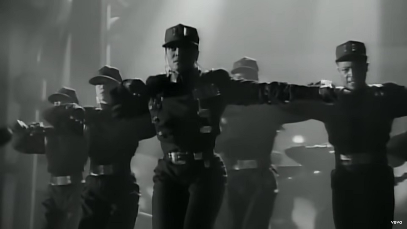 Janet Jackson en el videoclip de Rhythm Nation. Youtube.
